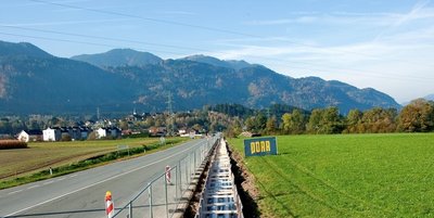 The new district heating pipeline supplies 12,500 households in Villach with a total of 100 million kilowatt hours of heat per year from the waste incineration plant in Arnoldstein.