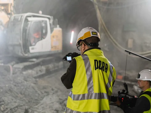 Kameramann filmt Bagger