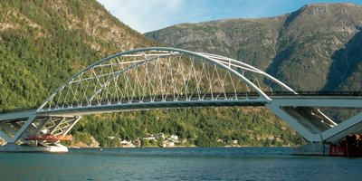 Die neue Loftesnes Brücke wurde für den European Steel Bridge Award nominiert, schaffte es unter die sieben Finalisten und konnte sich den Publikumspreis sichern.