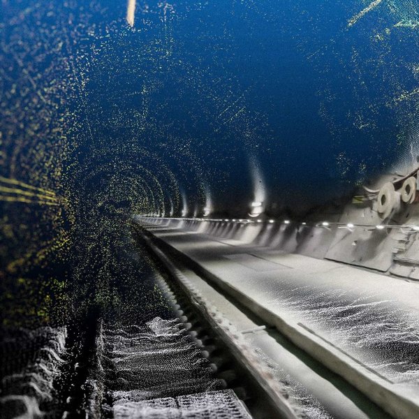 (c) pde Integrale Planung Blick in einen Tunnel, überlagert mit digitalen Punktwolken