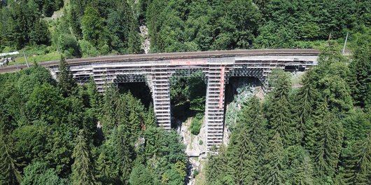 A total of 320t of material was used for scaffolding the Schmiedtobel viaduct. 
