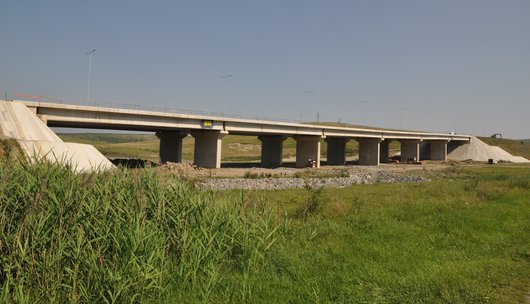 The 255m motorway bridge in Sector 5 is the longest bridge in the project.